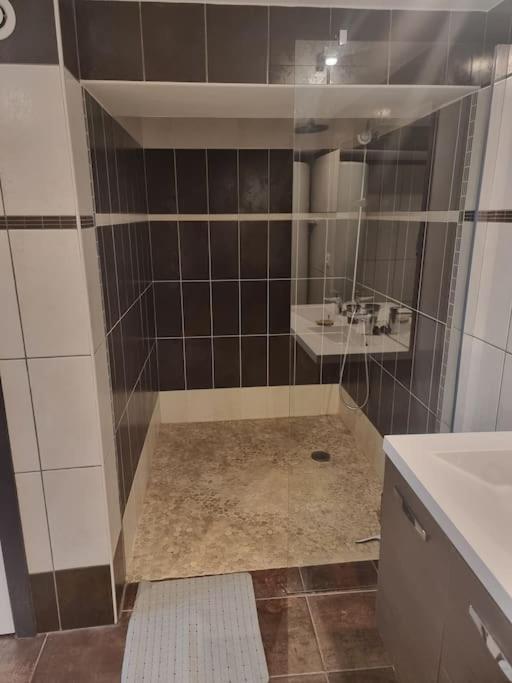 Appartement En Centre-Ville Aurillac Bagian luar foto