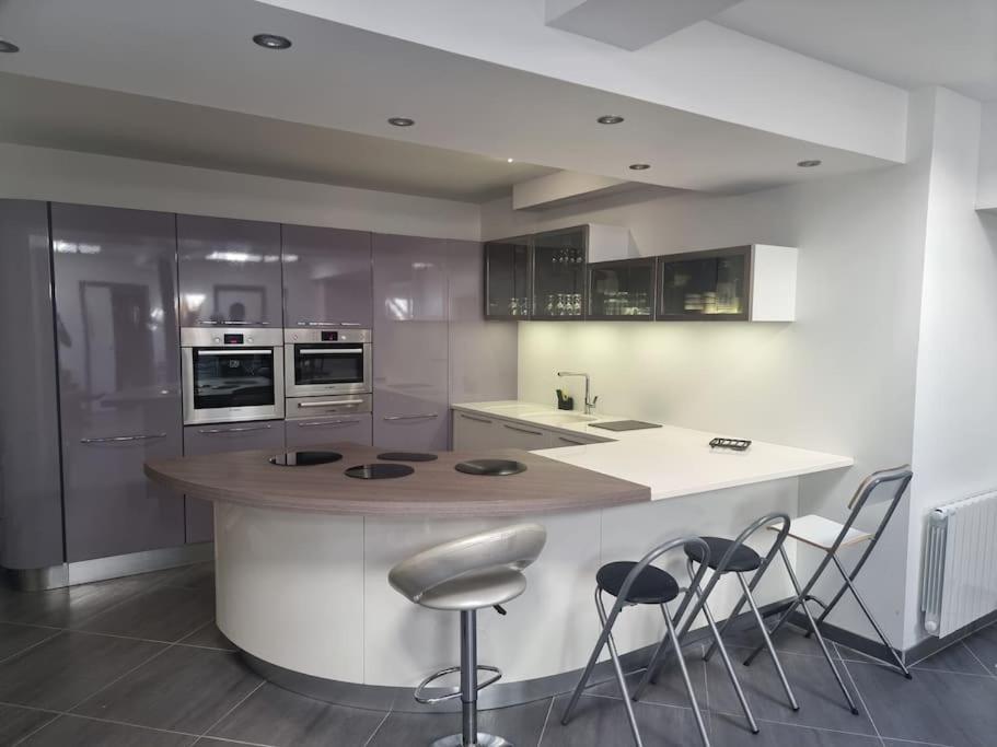 Appartement En Centre-Ville Aurillac Bagian luar foto